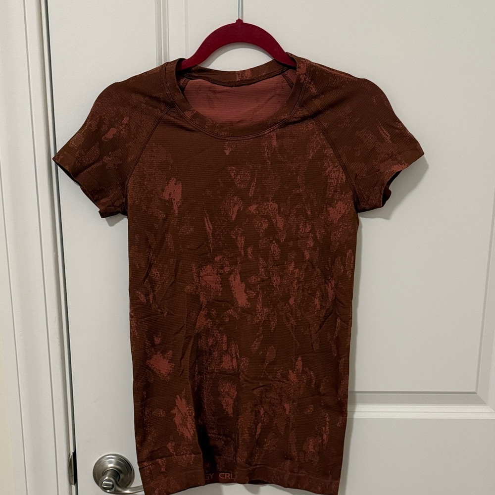 lululemon athletica Rust Short Sleeve Tee